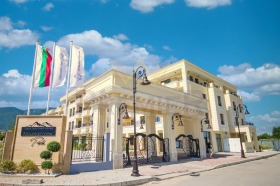 Продажба на четеристайни апартаменти в град София — страница 6 - изображение 3 