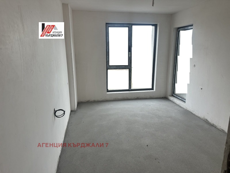 Продава 3-СТАЕН, град Кърджали, Възрожденци • 99900 € • 92239954 1 — Holmes.bg Продава 3-СТАЕН, град Кърджали, Възрожденци • 99900 € • 92239954 1
