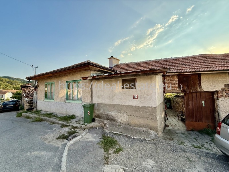 Продава КЪЩА, област Кюстендил, с. Стоб • 62000 € • 91399757 1 — Holmes.bg Продава КЪЩА, област Кюстендил, с. Стоб • 62000 € • 91399757 1