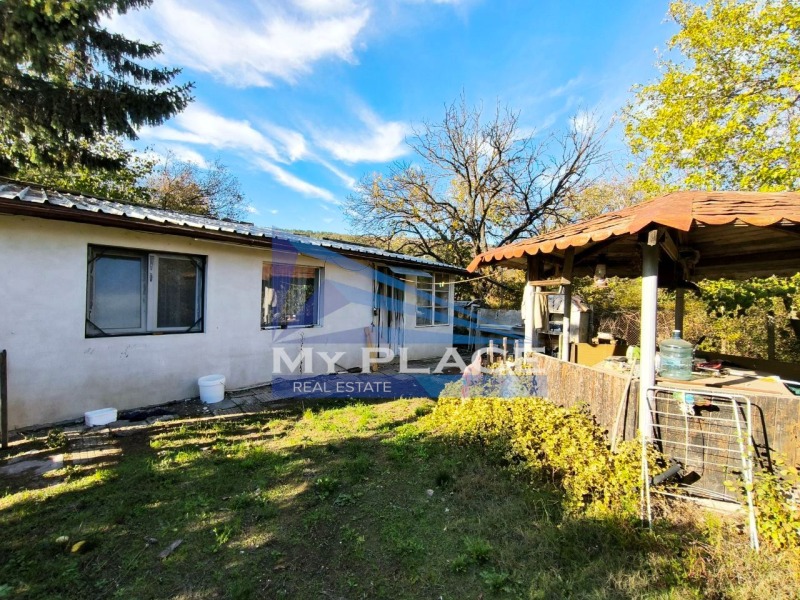 Продава ВИЛА, град Шумен, м-т Под Манастира • 60000 лв. / 30677.51 € • 88019607 1 — Holmes.bg Продава ВИЛА, град Шумен, м-т Под Манастира • 60000 лв. / 30677.51 € • 88019607 1