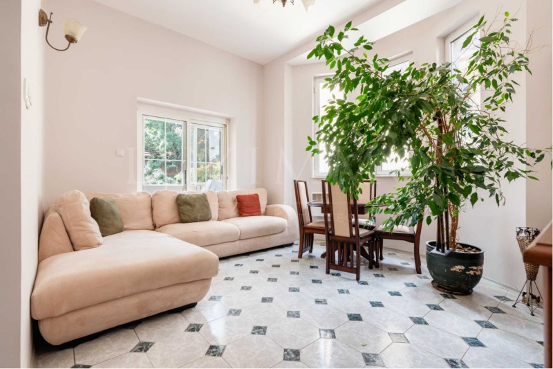 Продава 3-СТАЕН, град София, Център • 395000 € • 74723055 1 — Holmes.bg Продава 3-СТАЕН, град София, Център • 395000 € • 74723055 1