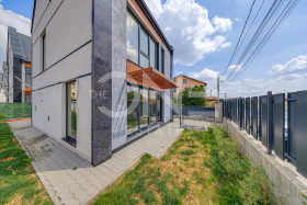 Продава Къща, град София
