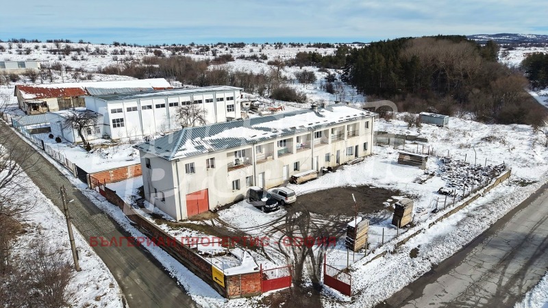 Продава ПРОМ. ПОМЕЩЕНИЕ, област София, с. Вакарел • 350000 € / 684540.50 лв. • 67905131 1 — Holmes.bg Продава ПРОМ. ПОМЕЩЕНИЕ, област София, с. Вакарел • 350000 € / 684540.50 лв. • 67905131 1