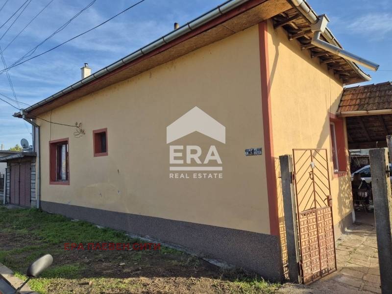 Продава КЪЩА, област Плевен, гр. Долни Дъбник • 42900 € / 83905.11 лв. • 73677032 1 — Holmes.bg Продава КЪЩА, област Плевен, гр. Долни Дъбник • 42900 € / 83905.11 лв. • 73677032 1