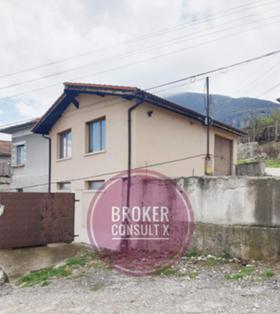 Продажба на имоти в с. Челопек, област Враца - изображение 2 