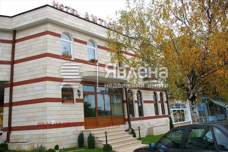 Продава ХОТЕЛ, област София, гр. Златица • по договаряне • 90533581 1 — Holmes.bg Продава ХОТЕЛ, област София, гр. Златица • по договаряне • 90533581 1