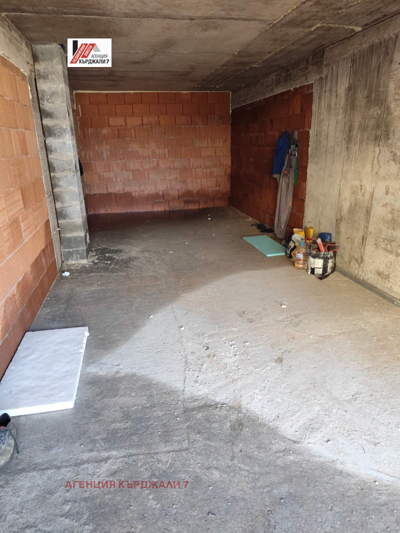 Продава 2-СТАЕН, град Кърджали, Възрожденци • 59990 € / 117330.24 лв. • 53820473 1 — Holmes.bg Продава 2-СТАЕН, град Кърджали, Възрожденци • 59990 € / 117330.24 лв. • 53820473 1