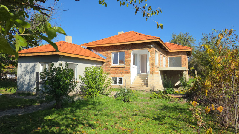 Продава КЪЩА, област Варна, гр. Вълчи дол • 79999 € / 156464.44 лв. • 99423802 1 — Holmes.bg Продава КЪЩА, област Варна, гр. Вълчи дол • 79999 € / 156464.44 лв. • 99423802 1