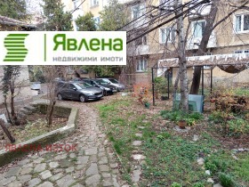 Обява Продава ЕТАЖ ОТ КЪЩА,град София, Център