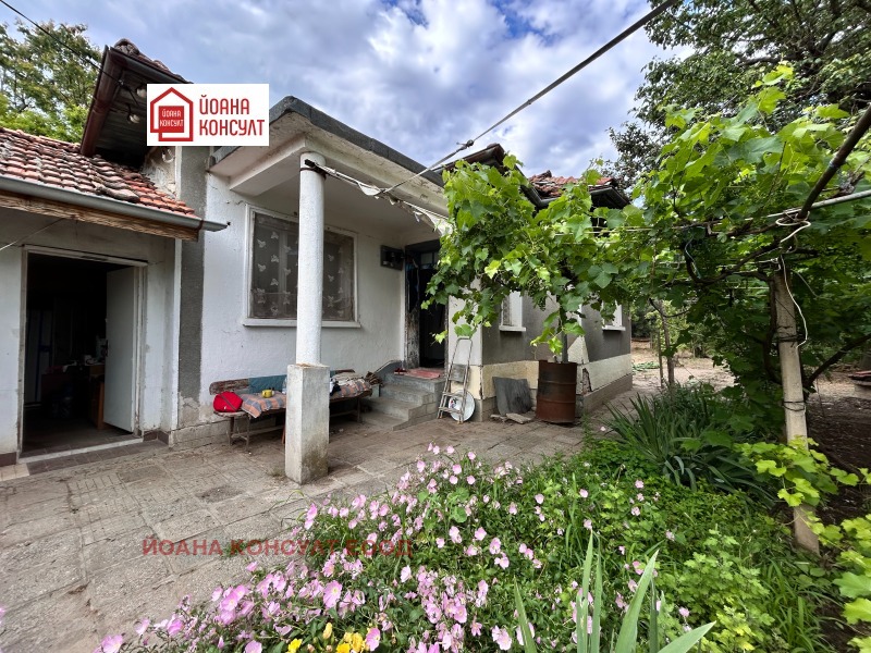 Продава КЪЩА, област Плевен, с. Обнова • 18900 € / 36965.19 лв. • 51602081 1 — Holmes.bg Продава КЪЩА, област Плевен, с. Обнова • 18900 € / 36965.19 лв. • 51602081 1