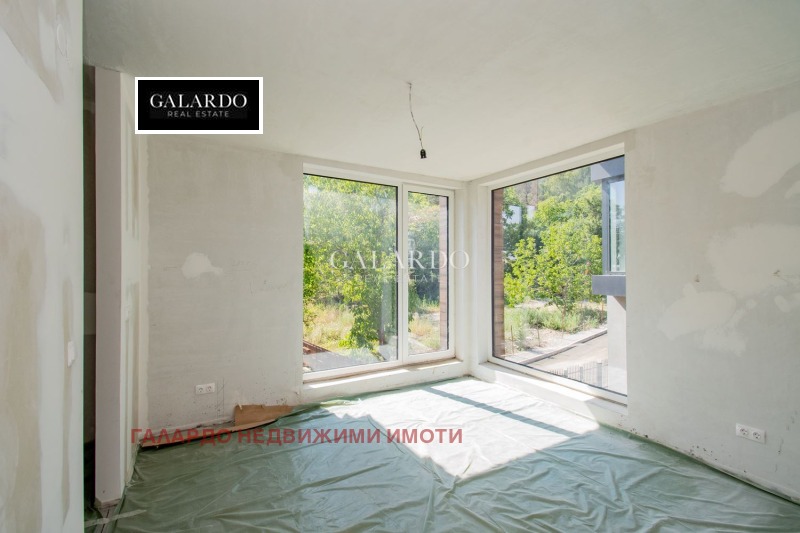 Продава КЪЩА, град София, Драгалевци • 1000000 € • 98342806 1 — Holmes.bg Продава КЪЩА, град София, Драгалевци • 1000000 € • 98342806 1