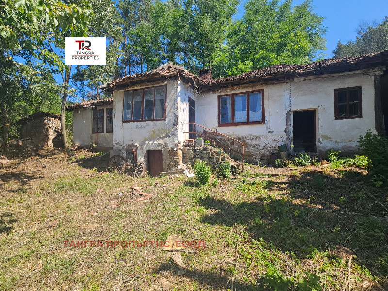 Продава КЪЩА, област Перник, с. Лобош • 35000 € • 37805106 1 — Holmes.bg Продава КЪЩА, област Перник, с. Лобош • 35000 € • 37805106 1