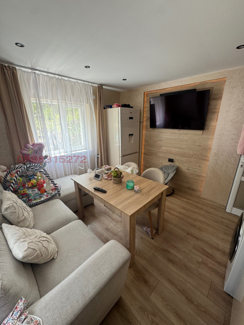 Продава ЕТАЖ ОТ КЪЩА, град Враца, Кемера - Художник • 165000 € / 322711.95 лв. • 92922443 1 — Holmes.bg Продава ЕТАЖ ОТ КЪЩА, град Враца, Кемера - Художник • 165000 € / 322711.95 лв. • 92922443 1