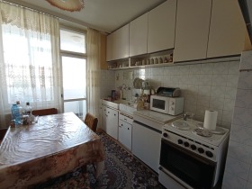 Продажба на тристайни апартаменти в град Шумен - изображение 14 