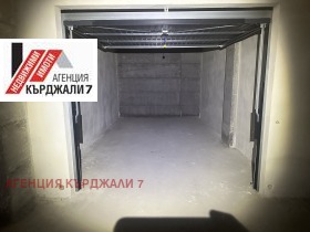 Продава Гараж, Паркомясто, град Кърджали