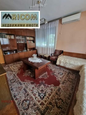Продава Етаж от къща, град Плевен
