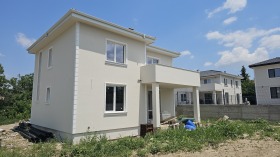 Продава Къща, с. Белащица
