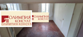 Продава 3-стаен град Пловдив Кършияка - [1] 