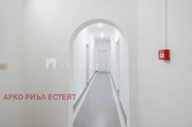 Обява Продава ОФИС,град София, Оборище