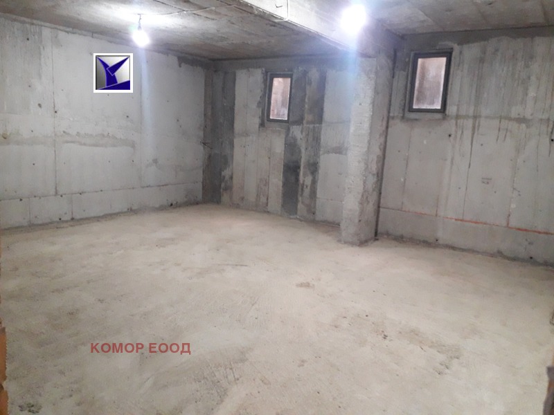 Продава СКЛАД, град Русе, Ялта • 21000 € / 41072.43 лв. • 14374542 1 — Holmes.bg Продава СКЛАД, град Русе, Ялта • 21000 € / 41072.43 лв. • 14374542 1