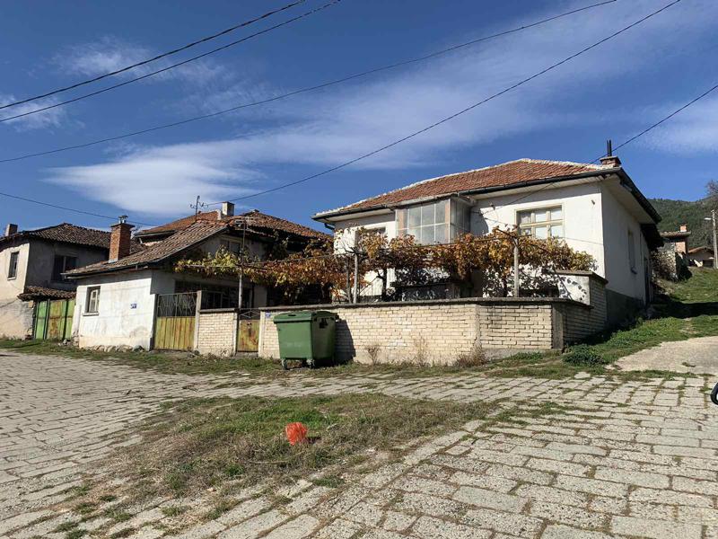 Продава  Къща област Пловдив , гр. Клисура , 94 кв.м | 96720007