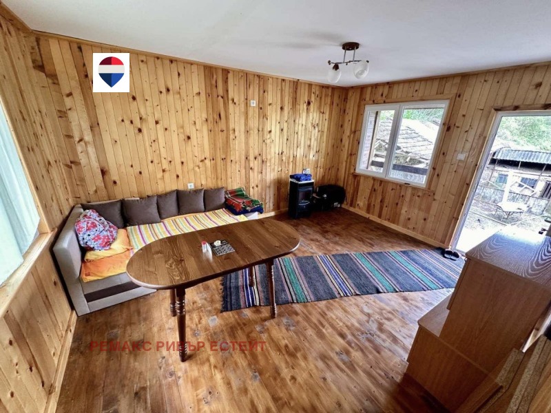 Продава КЪЩА, област Русе, с. Червен • 53000 € / 103658.99 лв. • 61591475 1 — Holmes.bg Продава КЪЩА, област Русе, с. Червен • 53000 € / 103658.99 лв. • 61591475 1