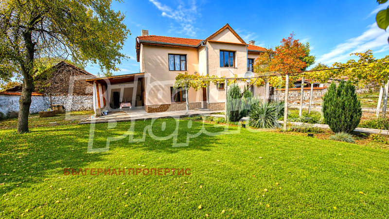 Продава КЪЩА, област Пловдив, с. Брягово • 79600 € • 10220806 1 — Holmes.bg Продава КЪЩА, област Пловдив, с. Брягово • 79600 € • 10220806 1