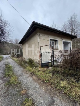 Обява Продава КЪЩА,с. Гинци, област София