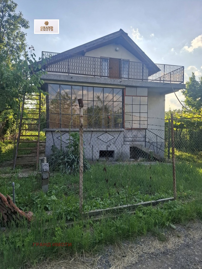 Продава ВИЛА, град Русе, Долапите • 42000 € / 82144.86 лв. • 42724725 1 — Holmes.bg Продава ВИЛА, град Русе, Долапите • 42000 € / 82144.86 лв. • 42724725 1