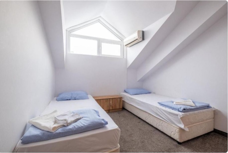 Продава АТЕЛИЕ, ТАВАН, град София, Център • 89000 € / 174068.87 лв. • 80251484 1 — Holmes.bg Продава АТЕЛИЕ, ТАВАН, град София, Център • 89000 € / 174068.87 лв. • 80251484 1