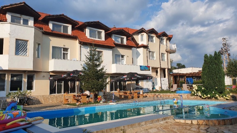 Продава ХОТЕЛ, област Благоевград, с. Сатовча • 530000 € / 1036589.90 лв. • 98361147 1 — Holmes.bg Продава ХОТЕЛ, област Благоевград, с. Сатовча • 530000 € / 1036589.90 лв. • 98361147 1