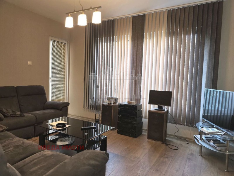 Продава 4-СТАЕН, град Варна, Център • 285000 € / 557411.55 лв. • 18357786 1 — Holmes.bg Продава 4-СТАЕН, град Варна, Център • 285000 € / 557411.55 лв. • 18357786 1