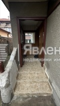 Продава ЕТАЖ ОТ КЪЩА, град София, Левски • 200000 € / 391166.00 лв. • 90962848 3 — Holmes.bg Продава ЕТАЖ ОТ КЪЩА, град София, Левски • 200000 € / 391166.00 лв. • 90962848 3