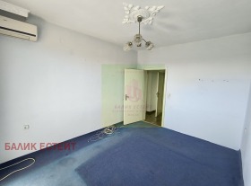 Обява Продава 3-СТАЕН,град Добрич, Център>