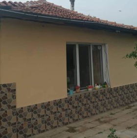 Продава къща област Пловдив с. Момино село - [1] 