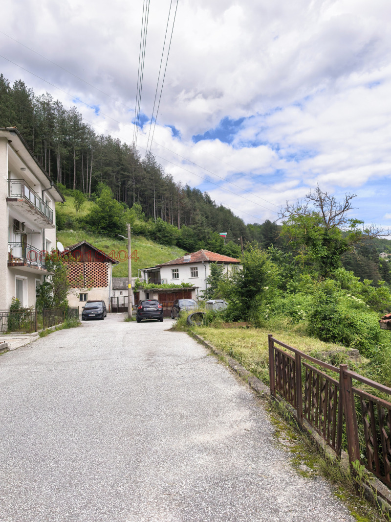 Продава КЪЩА, област Смолян, с. Търън • 135000 € / 264037.05 лв. • 63035451 1 — Holmes.bg Продава КЪЩА, област Смолян, с. Търън • 135000 € / 264037.05 лв. • 63035451 1