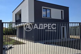 Продава Къща, с. Голяновци