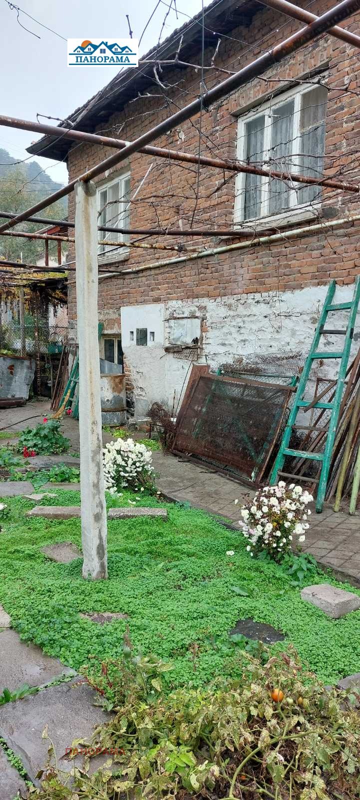 Продава КЪЩА, област Пловдив, гр. Кричим • 70000 € / 136908.10 лв. • 71243053 1 — Holmes.bg Продава КЪЩА, област Пловдив, гр. Кричим • 70000 € / 136908.10 лв. • 71243053 1