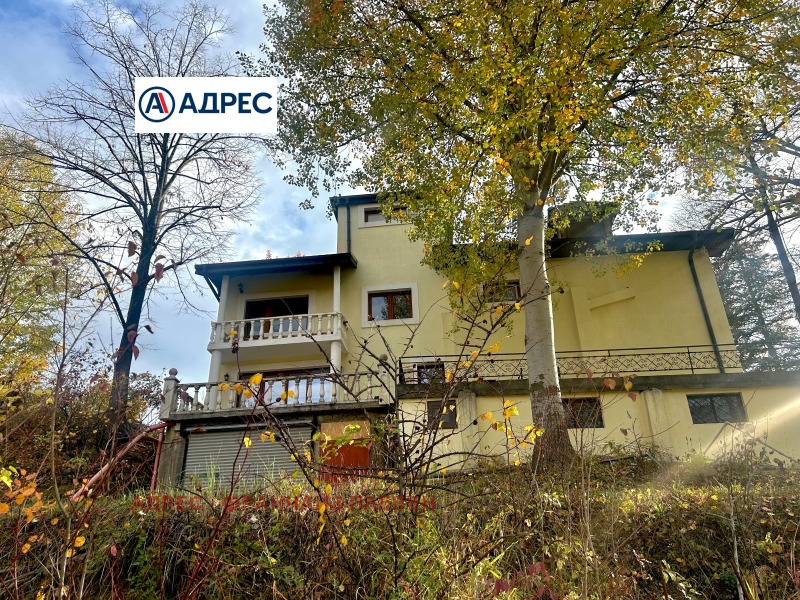 Продава КЪЩА, град Враца, Студентски град • 300000 лв. / 153387.56 € • 11851571 1 — Holmes.bg Продава КЪЩА, град Враца, Студентски град • 300000 лв. / 153387.56 € • 11851571 1