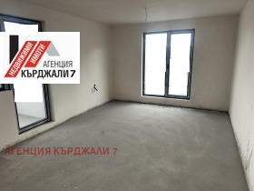 Продава 3-стаен, град Кърджали