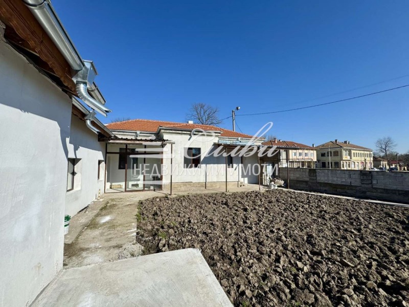 Продава КЪЩА, област Шумен, гр. Плиска • 115000 € / 224920.45 лв. • 93644972 1 — Holmes.bg Продава КЪЩА, област Шумен, гр. Плиска • 115000 € / 224920.45 лв. • 93644972 1