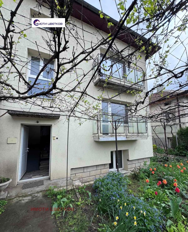 Продава КЪЩА, област Враца, гр. Мездра • 214999 € • 68046491 1 — Holmes.bg Продава КЪЩА, област Враца, гр. Мездра • 214999 € • 68046491 1