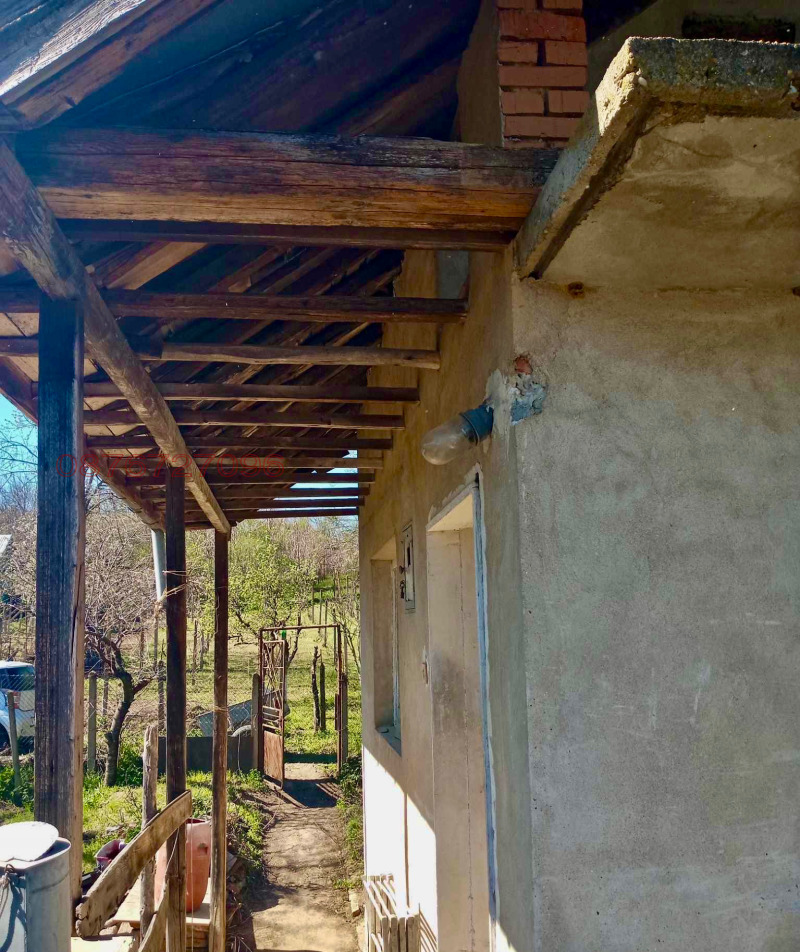 Продава ВИЛА, град Русе, Долапите • 9999 € / 19556.34 лв. • 59003243 1 — Holmes.bg Продава ВИЛА, град Русе, Долапите • 9999 € / 19556.34 лв. • 59003243 1