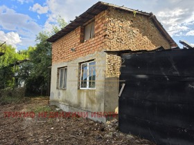 Продава Къща, с. Долище