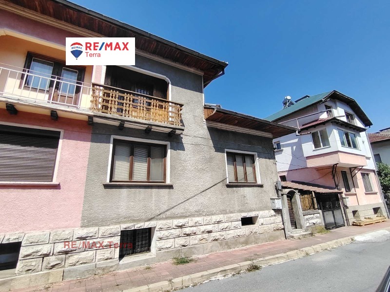Продава КЪЩА, област Ловеч, гр. Тетевен • 65000 € • 79970615 1 — Holmes.bg Продава КЪЩА, област Ловеч, гр. Тетевен • 65000 € • 79970615 1