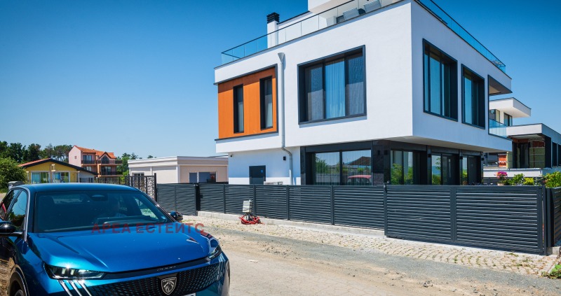 Продава КЪЩА, област Бургас, с. Лозенец • 360000 € / 704098.80 лв. • 82891241 1 — Holmes.bg Продава КЪЩА, област Бургас, с. Лозенец • 360000 € / 704098.80 лв. • 82891241 1