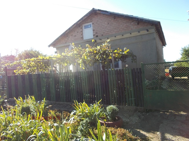 Продава КЪЩА, област Добрич, с. Змеево • 46000 € • 50579275 1 — Holmes.bg Продава КЪЩА, област Добрич, с. Змеево • 46000 € • 50579275 1