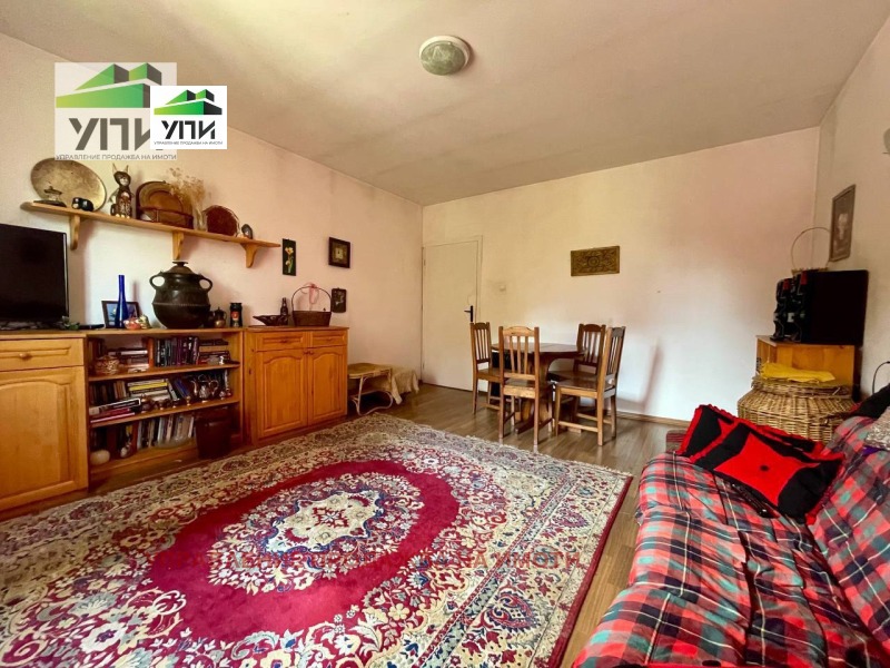 Продава КЪЩА, град София, Редута • 241000 € / 471355.03 лв. • 13795494 1 — Holmes.bg Продава КЪЩА, град София, Редута • 241000 € / 471355.03 лв. • 13795494 1