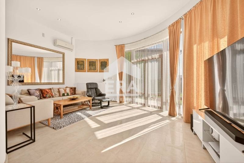 Продава КЪЩА, град Варна, Свети Никола • 650000 € / 1271289.50 лв. • 80945059 1 — Holmes.bg Продава КЪЩА, град Варна, Свети Никола • 650000 € / 1271289.50 лв. • 80945059 1