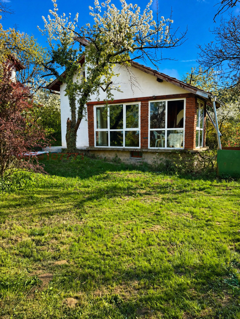 Продава КЪЩА, област София, с. Владо Тричков • 84500 € • 38608239 1 — Holmes.bg Продава КЪЩА, област София, с. Владо Тричков • 84500 € • 38608239 1